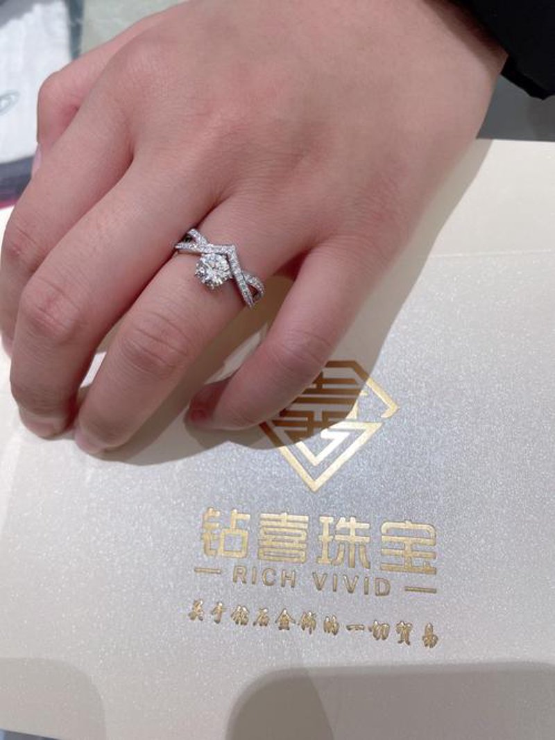武汉珠宝：璀璨之都的时尚潮流风向标